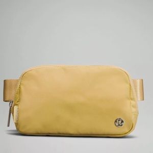 Lululemon Everywhere Belt Bag